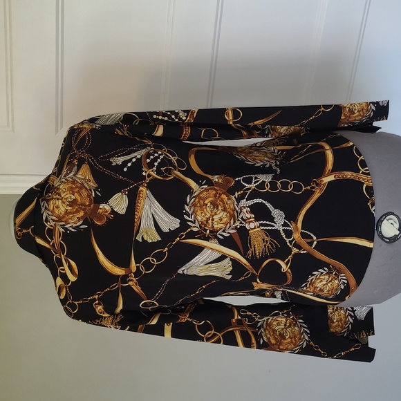 2 items for $25, Versace inspired printed blouse - Picture 5 of 6